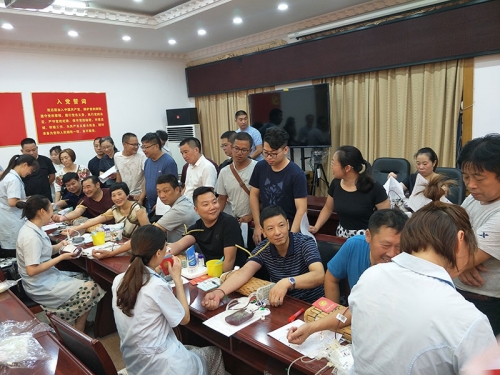 公司組織無(wú)償獻(xiàn)血